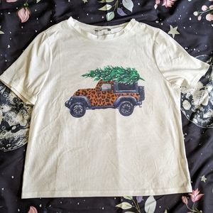 Jeep w/ Christmas Tree T-shirt NWOT